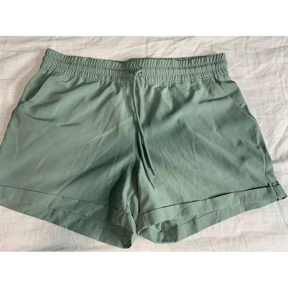 Embracelife light green shorts size large NWOT